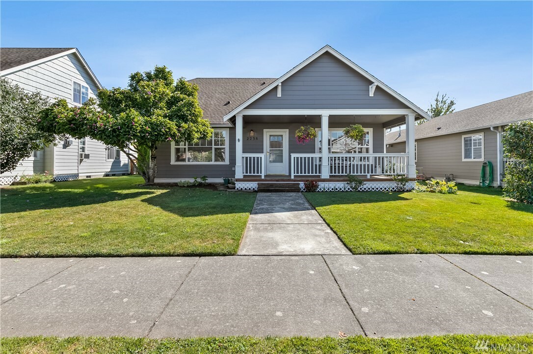 Property Photo:  2238 Dogwood St  WA 98264 