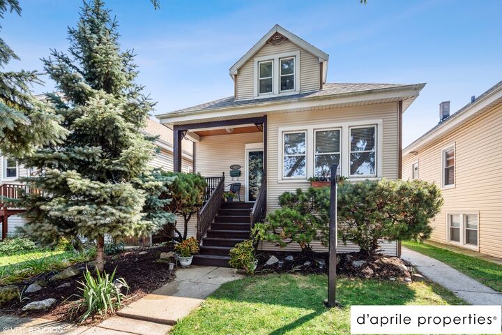 4955 North Merrimac Avenue  Chicago IL 60630 photo