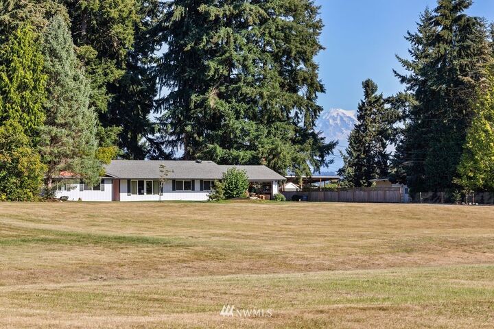 Property Photo: 5615 48th Avenue E WA 98443