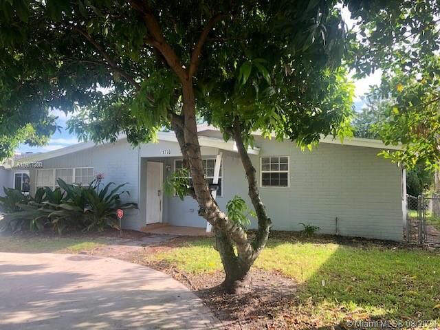 Property Photo:  1770 NE 173rd St  FL 33162 