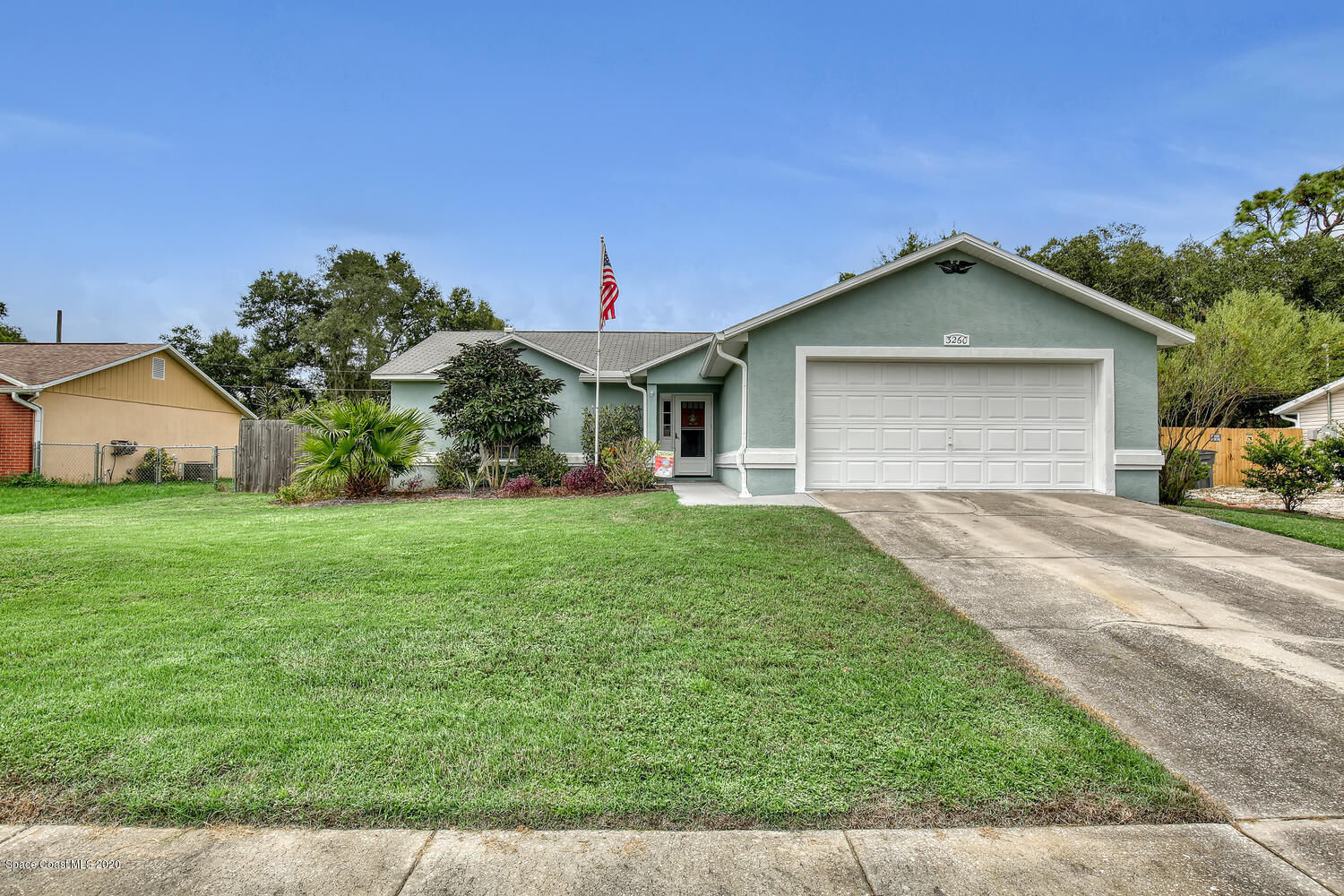 Property Photo: 3260 Kirby Drive FL 32796