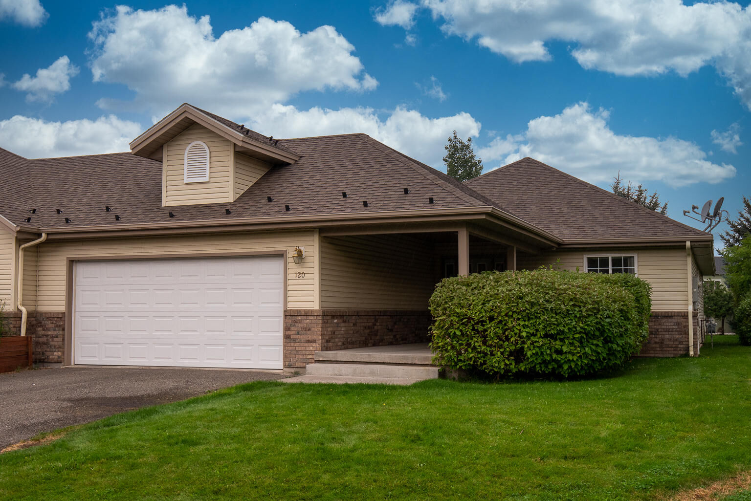 Property Photo:  120 S 9th St  ID 83313 