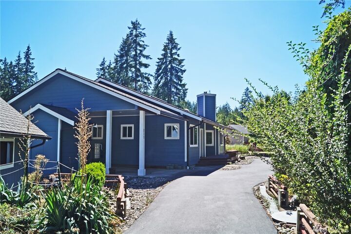 Property Photo:  211 E Shamrock Dr  WA 98584 