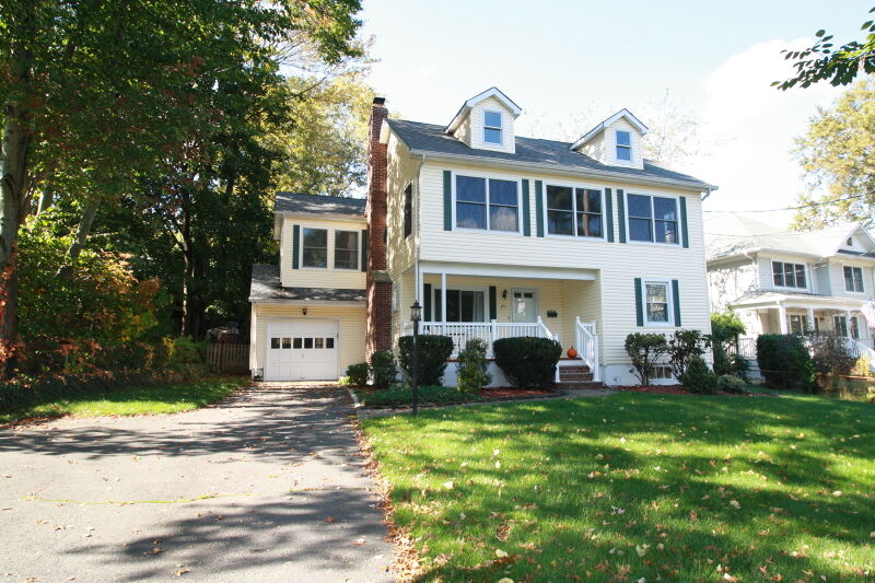 Property Photo:  25 Briant Pky  NJ 07901 