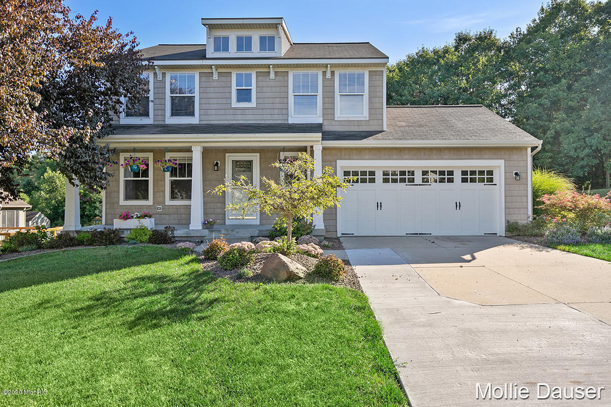 Property Photo:  9718 Sunset Ridge Drive NE  MI 49341 