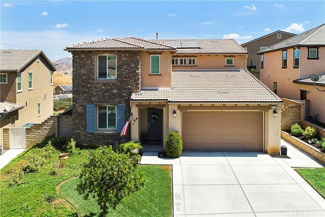 Property Photo:  28916 Silversmith Drive  CA 91354 