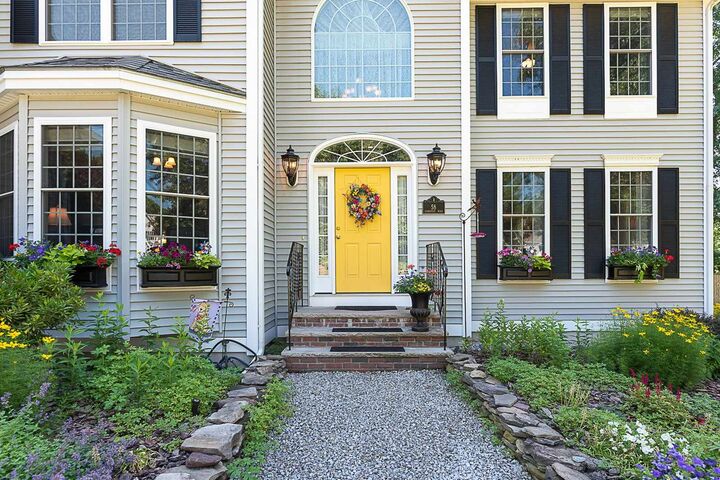 Property Photo:  58 Stonepost Road  NH 03076 