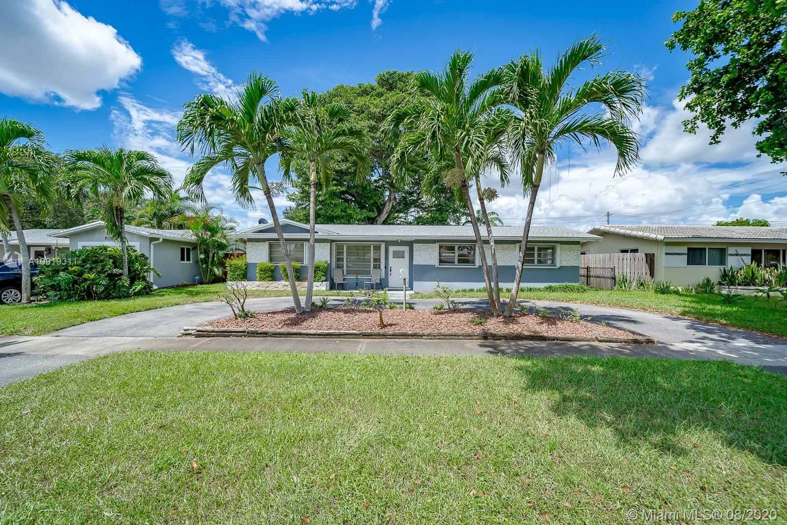 Property Photo:  2214 N 35th Ave  FL 33021 