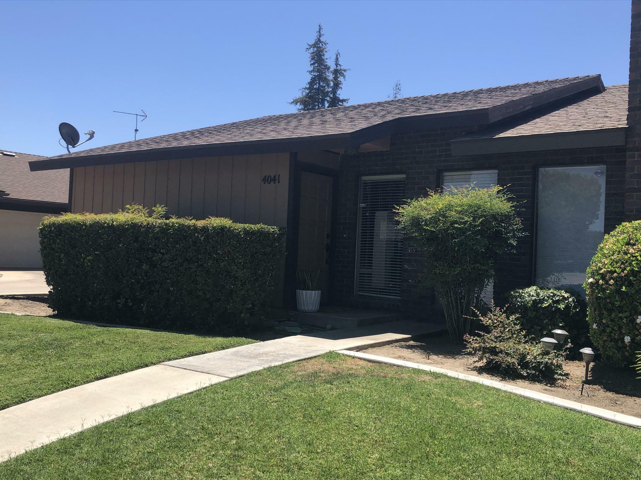 Property Photo:  4041 W La Vida Court  CA 93277 