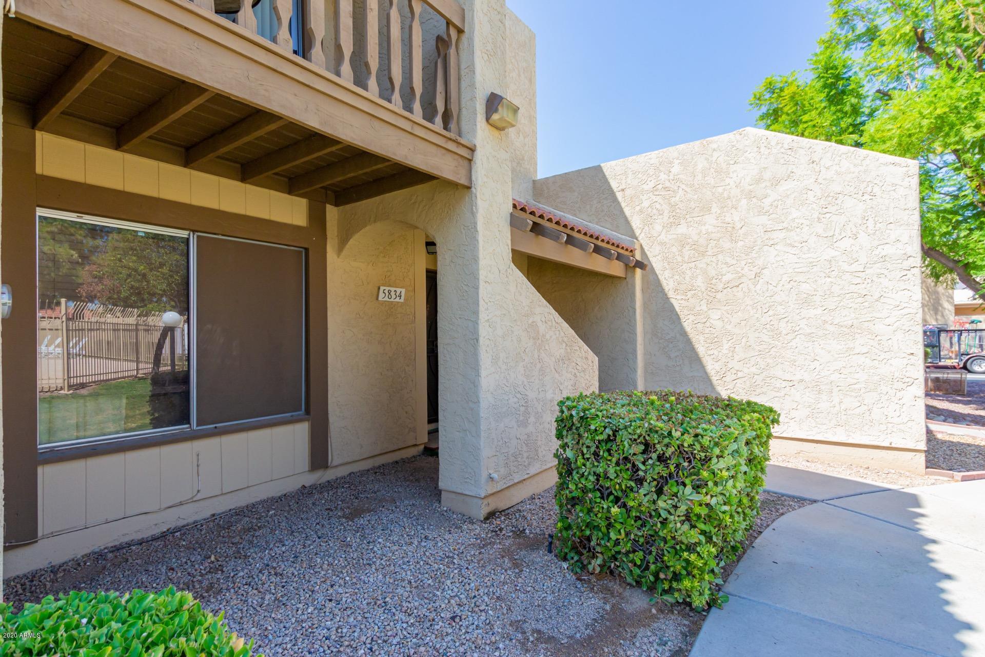 Property Photo: 5834 W Winchcomb Drive AZ 85306