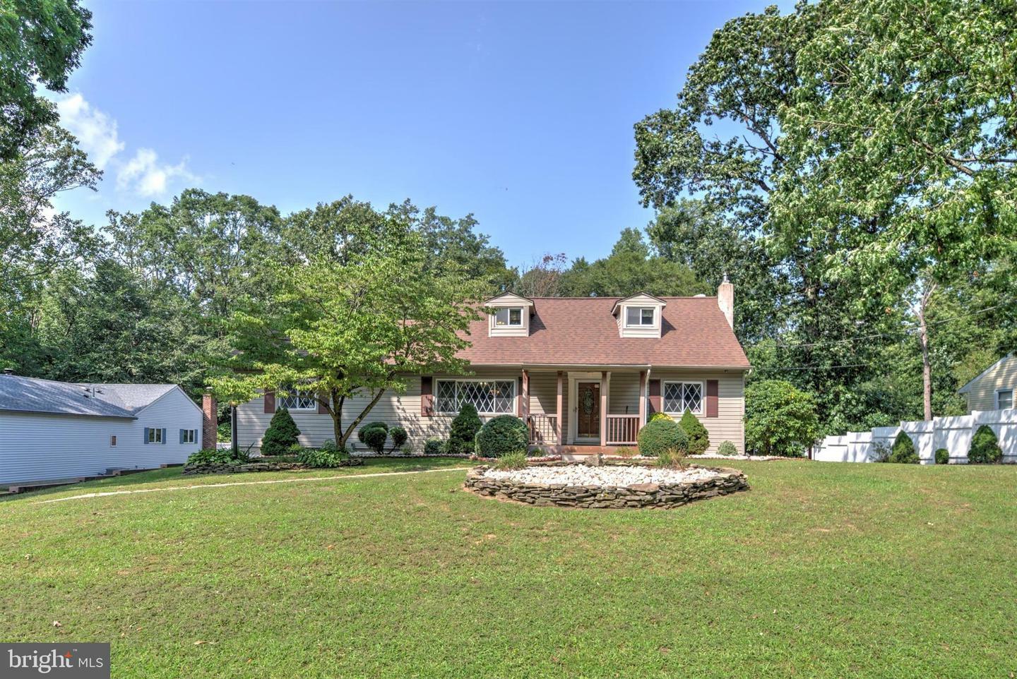 Property Photo:  49 Oak Lane  NJ 08533 