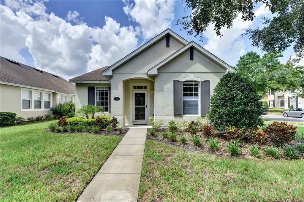 Property Photo:  402 Ravenshill Way  FL 32724 