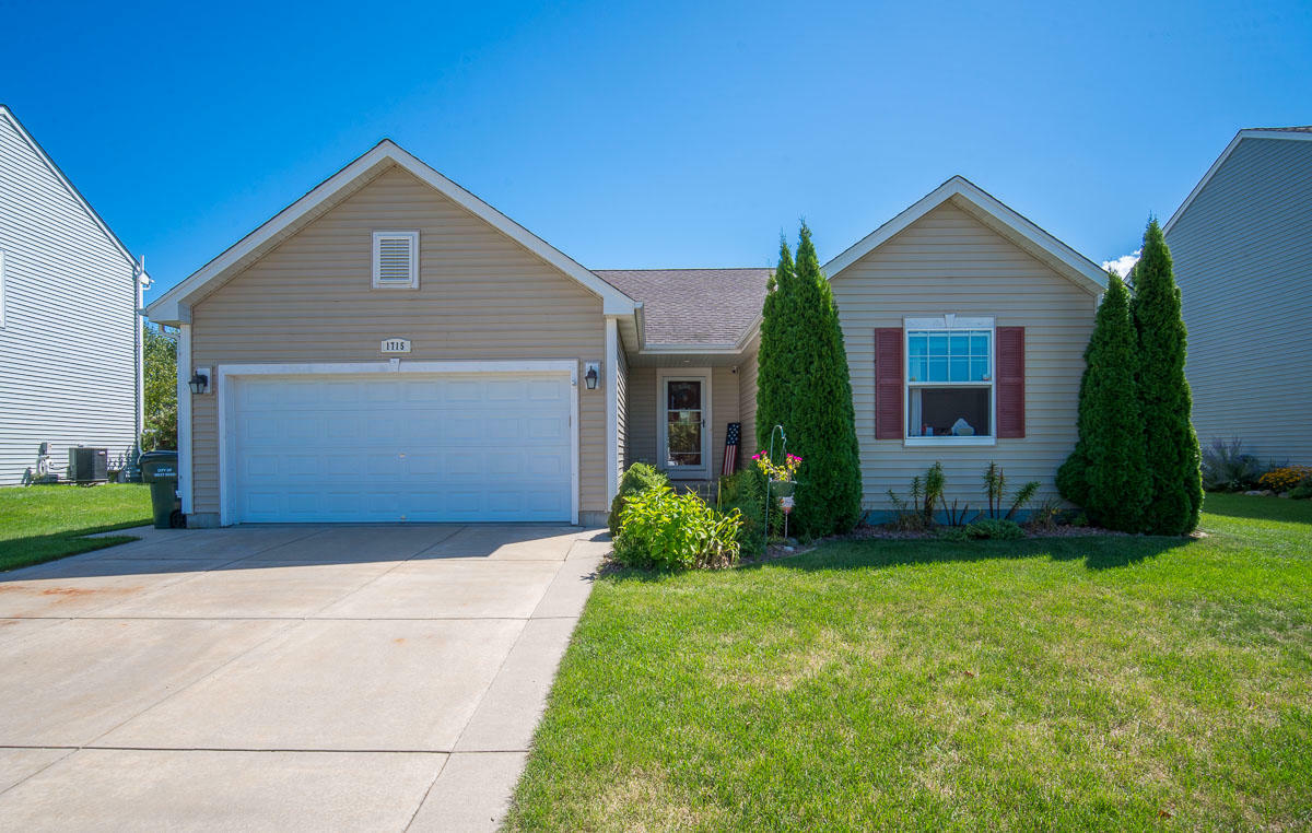 Property Photo: 1715 Pintail Dr WI 53095