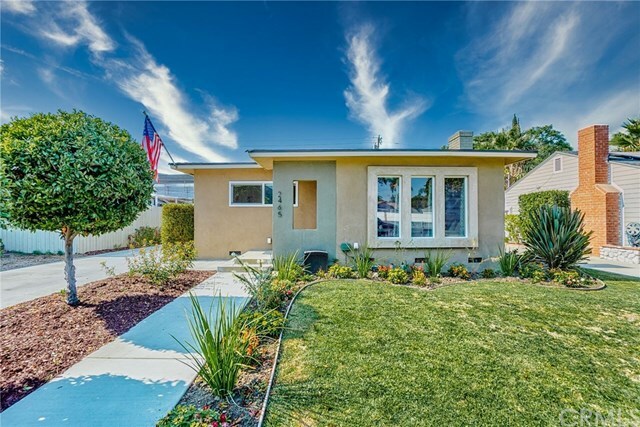 Property Photo: 2465 Pepperwood Avenue CA 90815