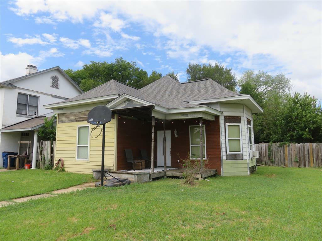 Property Photo:  901 W Woodard Street  TX 75020 