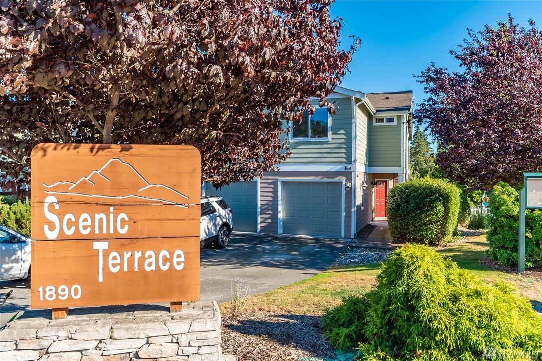 Property Photo:  1890 SW Scenic Heights Street B-4  WA 98277 