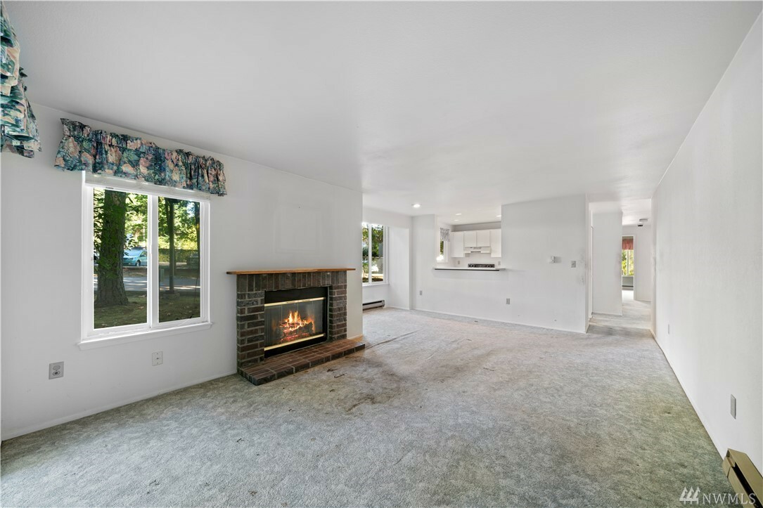 Property Photo: 14715 NE 31st St B4 WA 98007