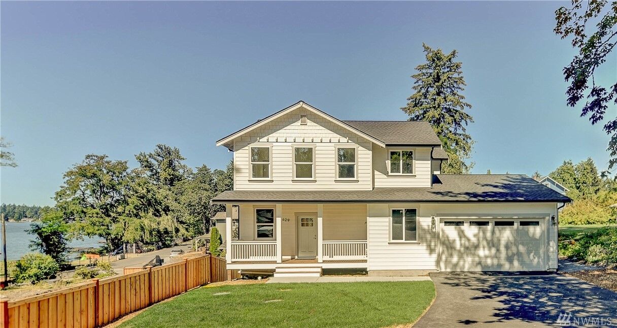 Property Photo:  629 165th St S  WA 98387 