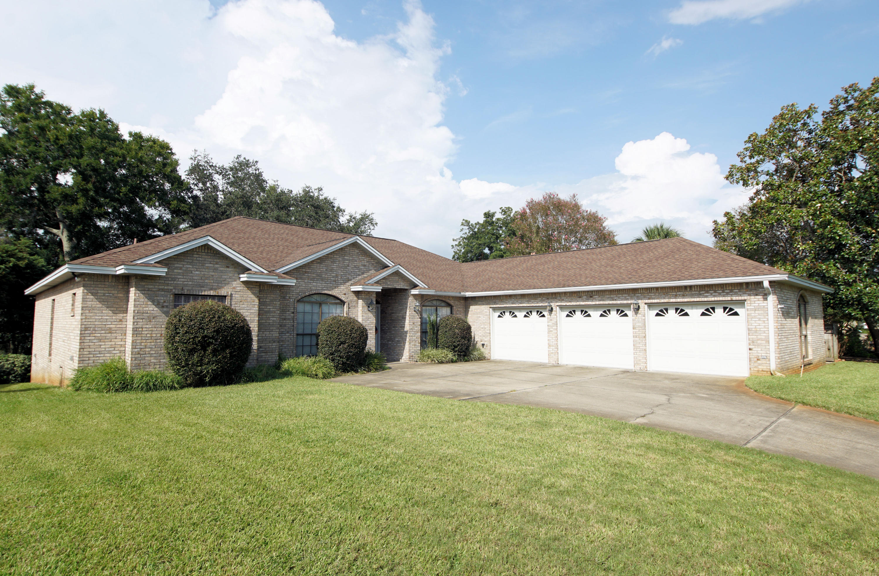 Property Photo: 793 Blvd Of The Champions FL 32579