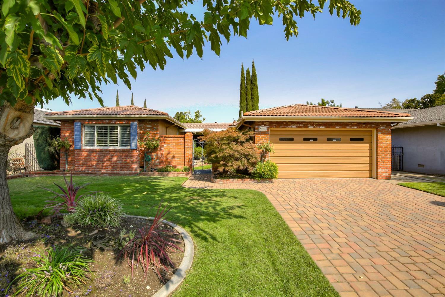 Property Photo:  8457 Lake Forest Drive  CA 95826 