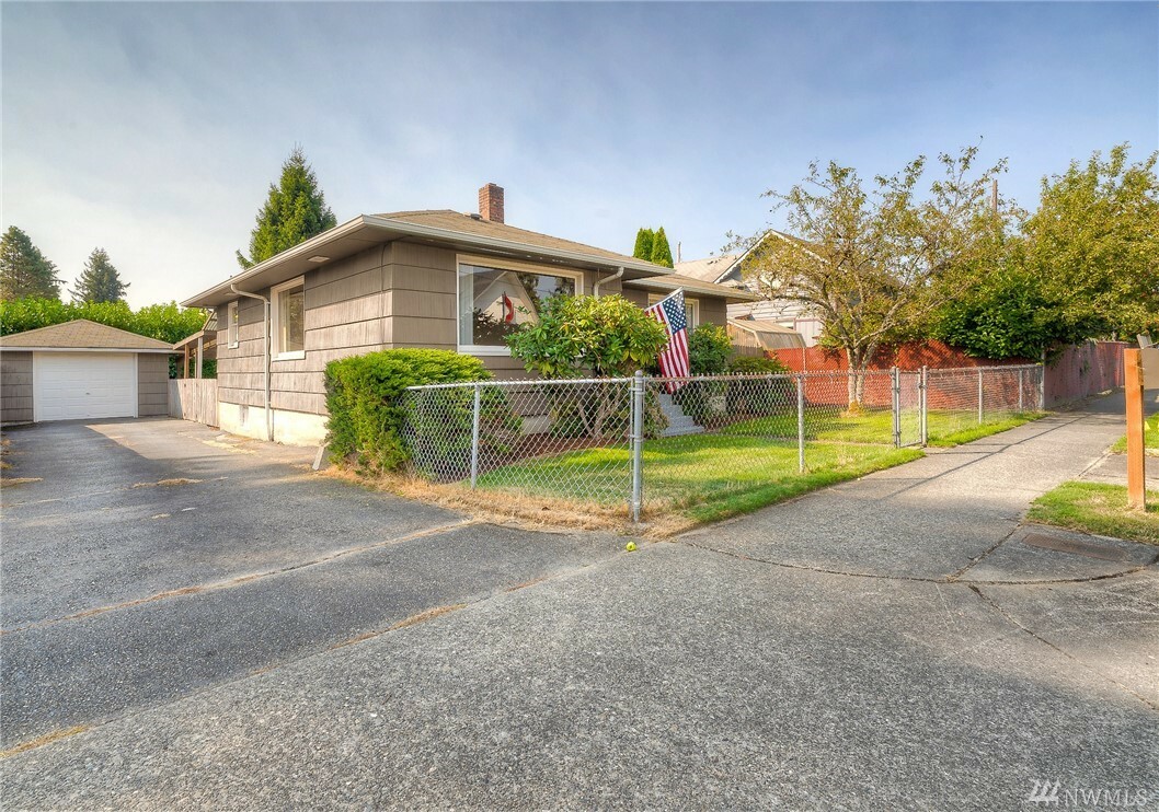 Property Photo: 510 S 84th St WA 98444