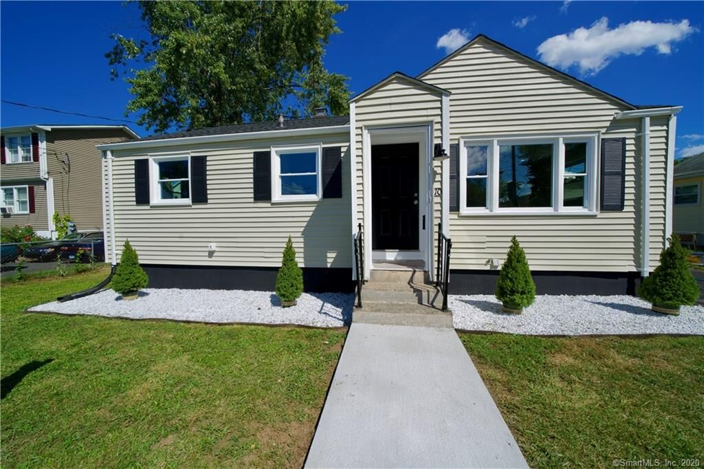 Property Photo:  10 Wilbur Street  CT 06106 