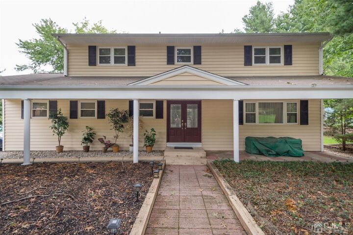 1 Concord Drive  East Brunswick NJ 08816 photo