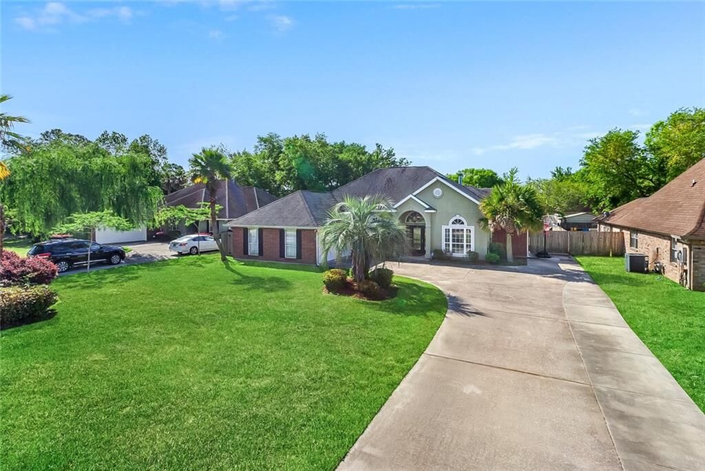 Property Photo:  623 Whitney Drive  LA 70461 