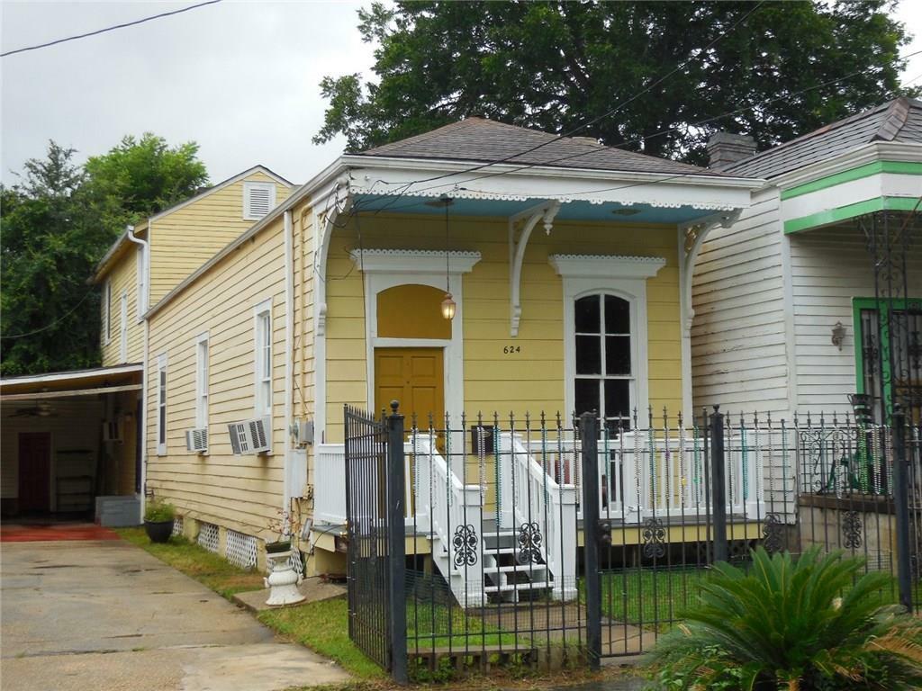 624 Fourth Street  New Orleans LA 70130 photo