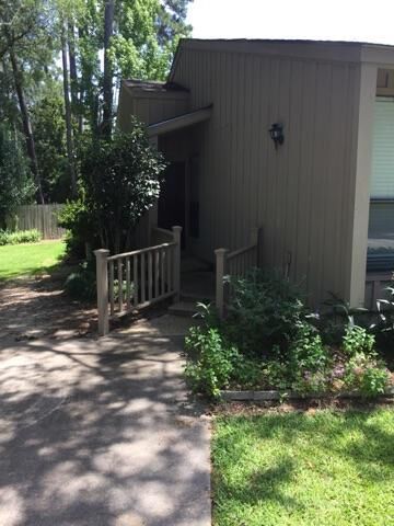 Property Photo: 101 Hampton Court LA 70471