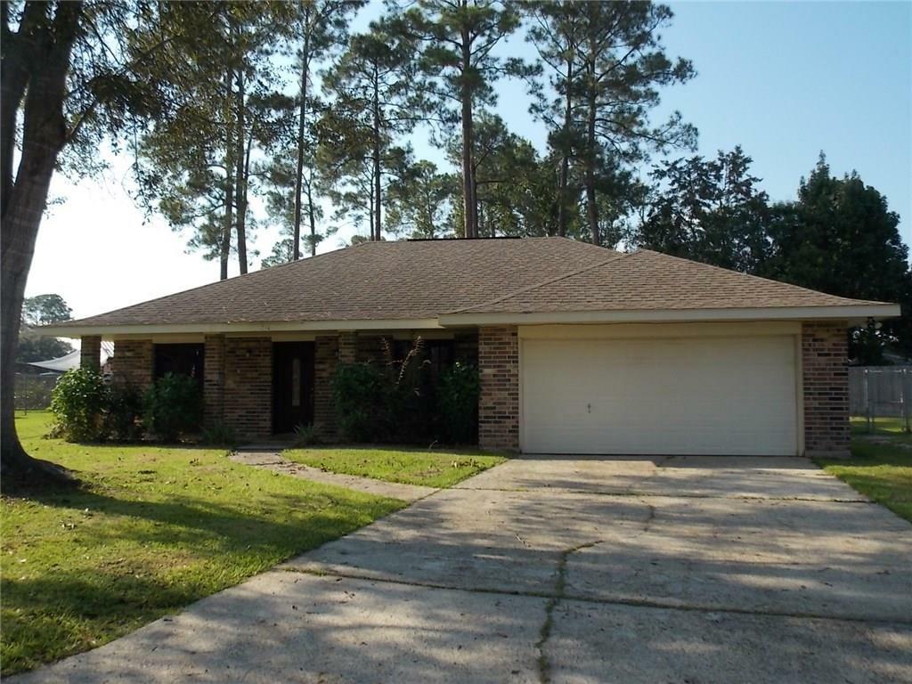 Property Photo:  216 Kepler Lake Court  LA 70461 