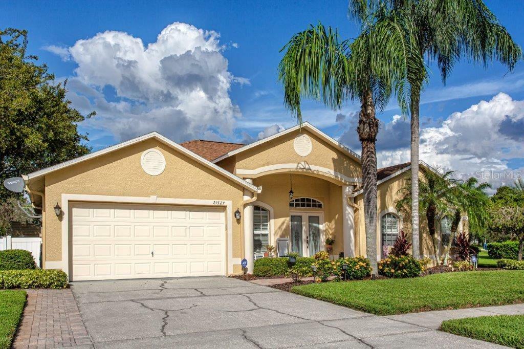 Property Photo:  21527 Silver Bay Place  FL 34637 