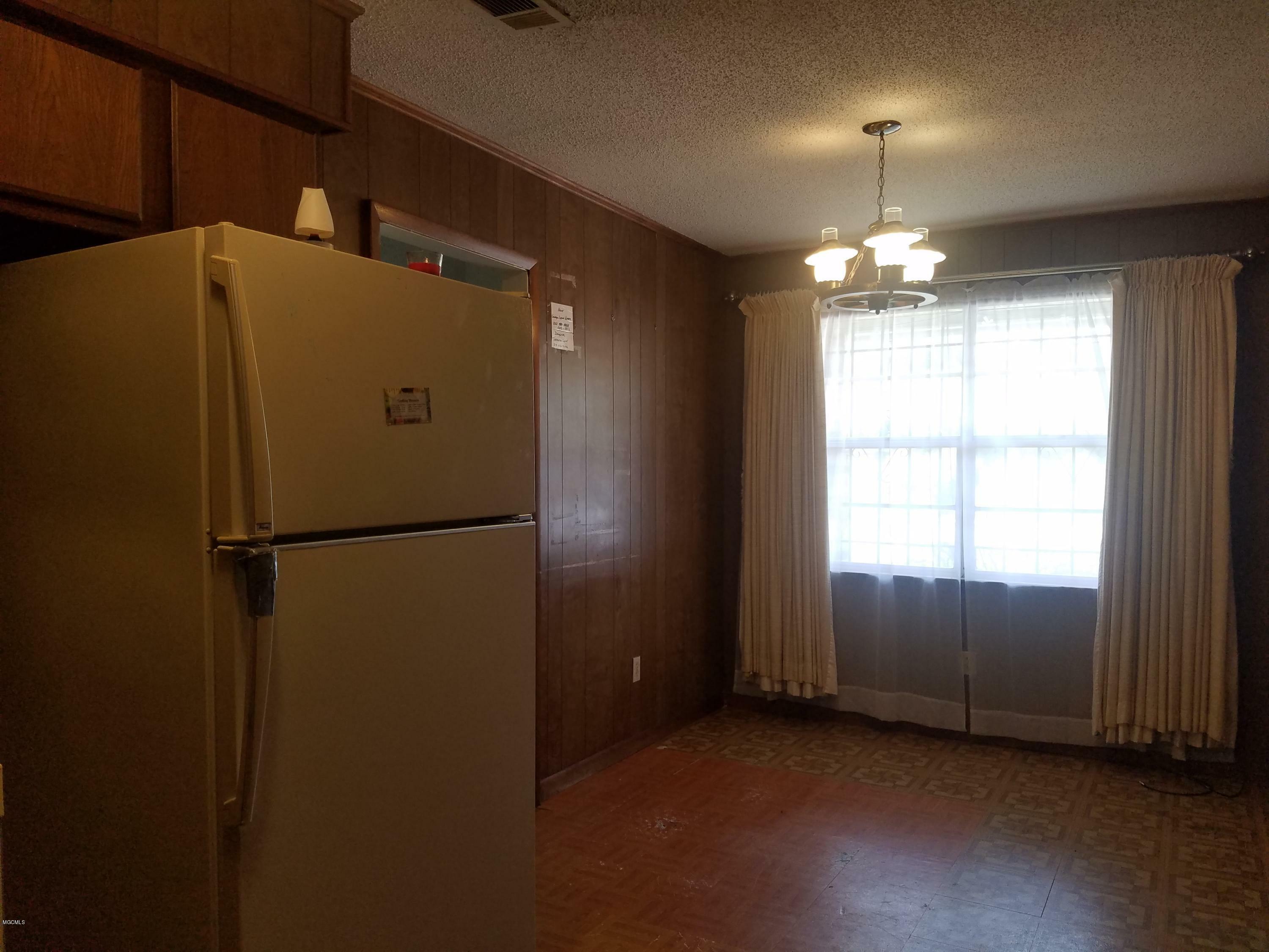 Property Photo:  2320 33rd Avenue  MS 39501 