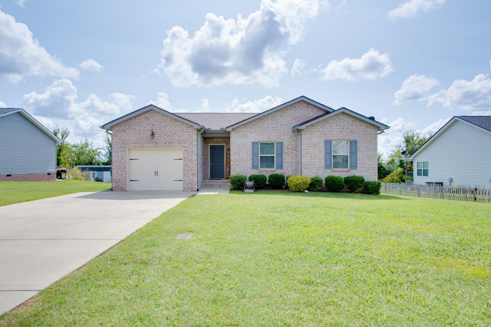 Property Photo: 522 Twyla Dr TN 37087