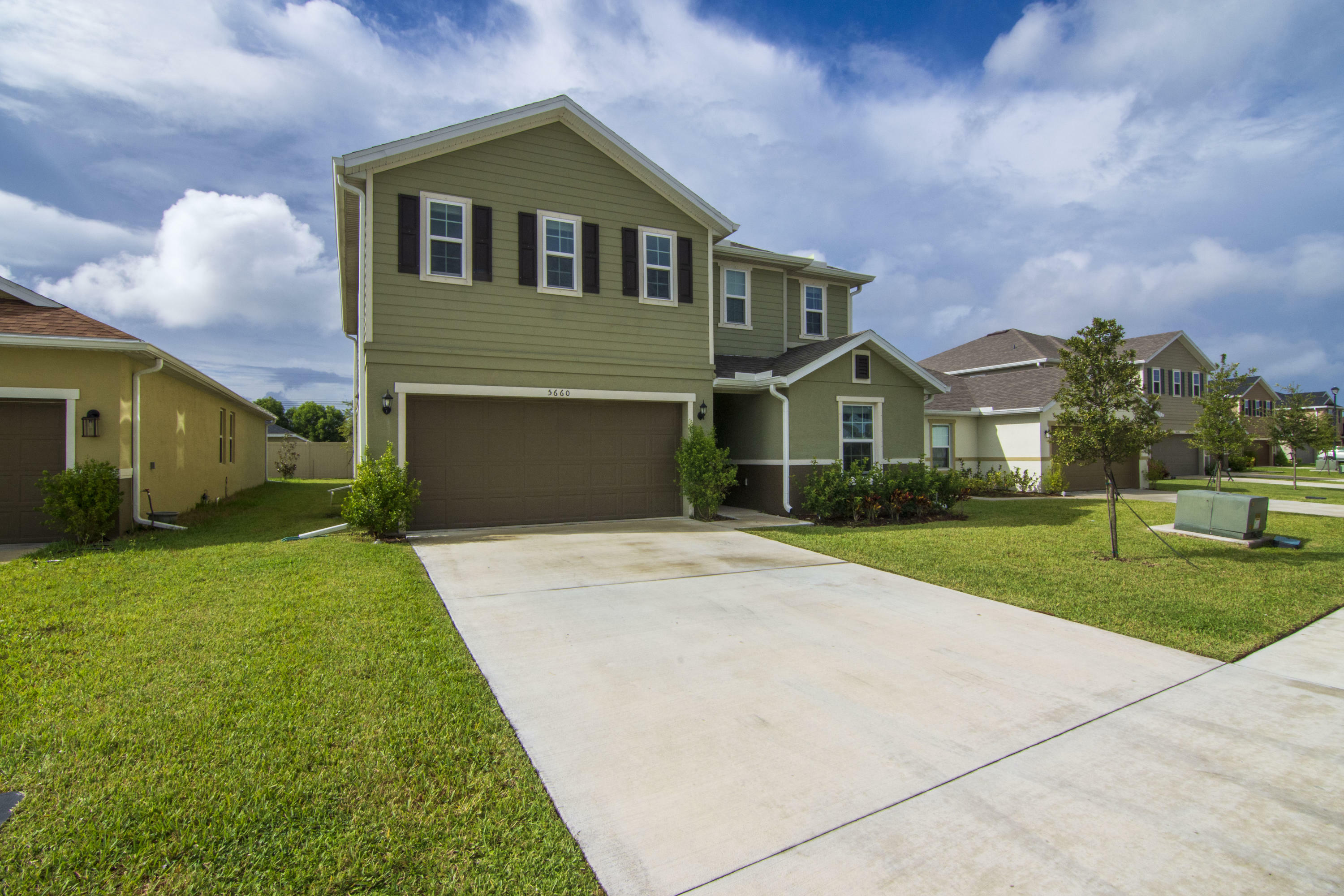 Property Photo:  5660 NW Pine Trail Circle  FL 34983 