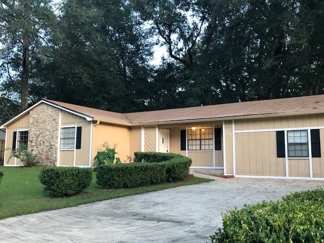 Property Photo:  5205 Village Way  FL 32303 