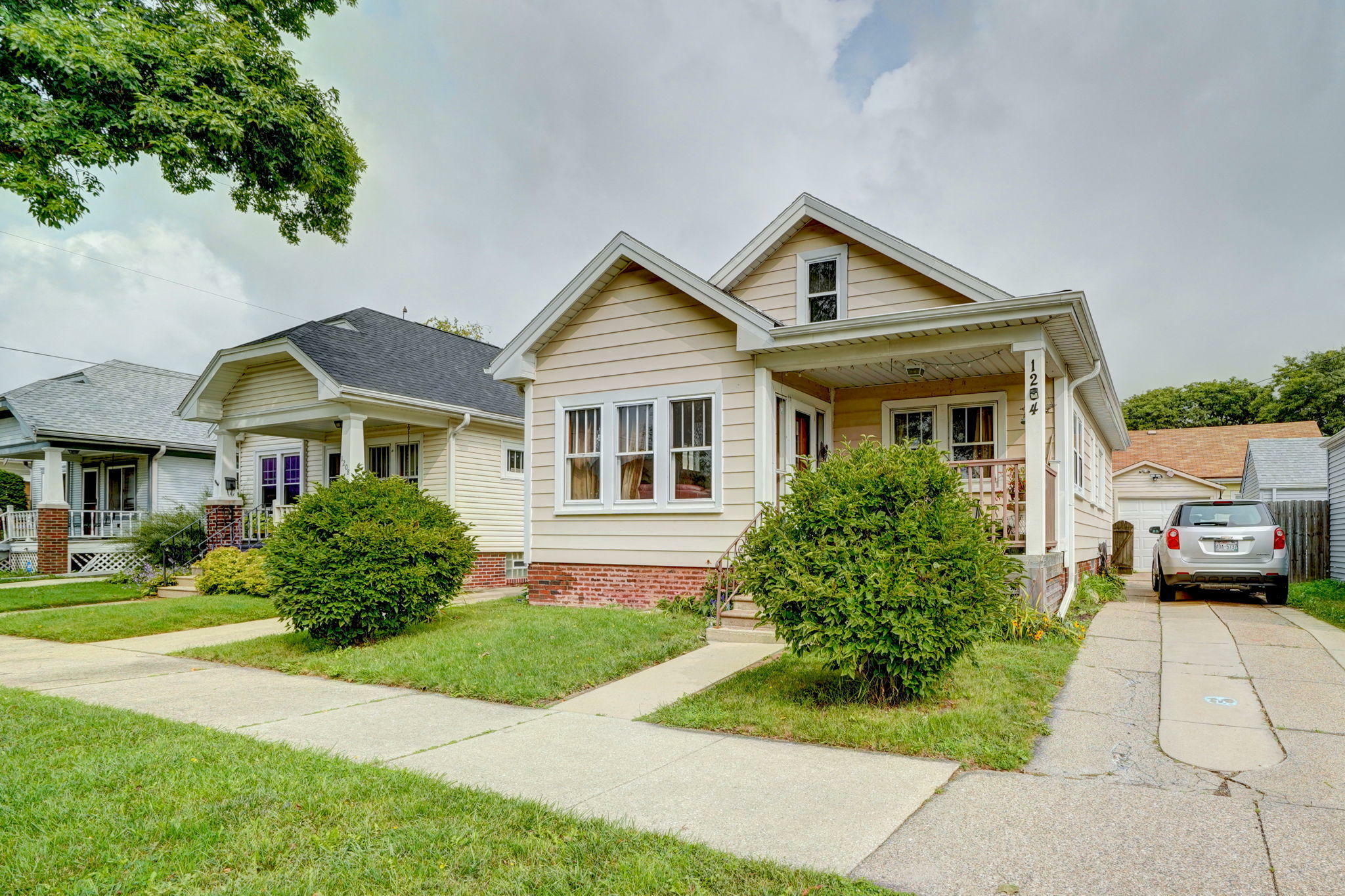Property Photo: 1204 Wolff St WI 53402