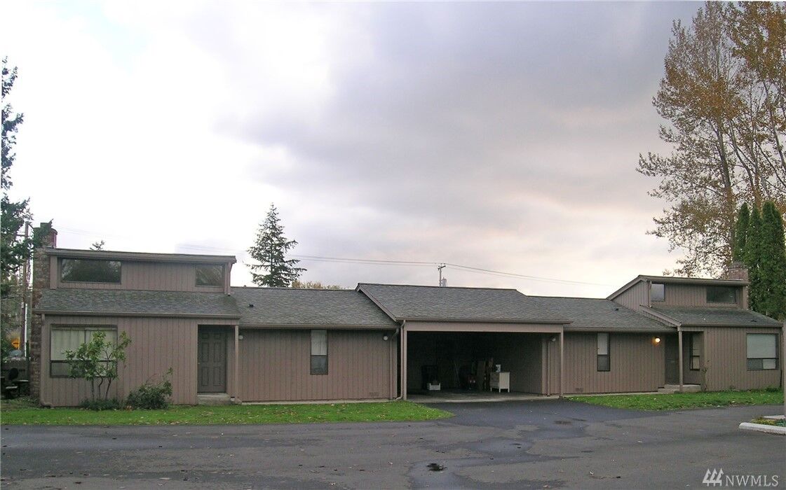 Property Photo: 2415 Yew St WA 98229