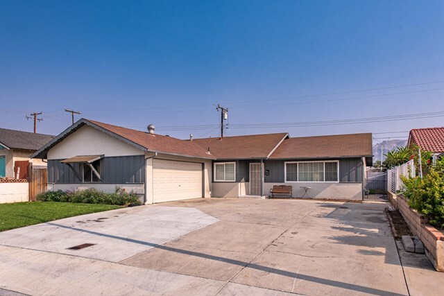 Property Photo:  618 Center Lane  CA 93060 