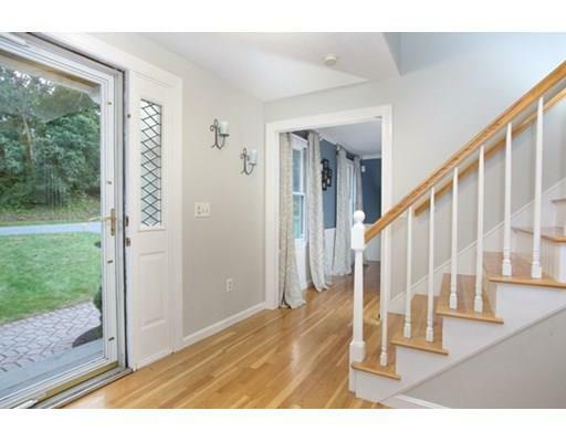 Property Photo:  9 Abbott Rd  MA 01754 