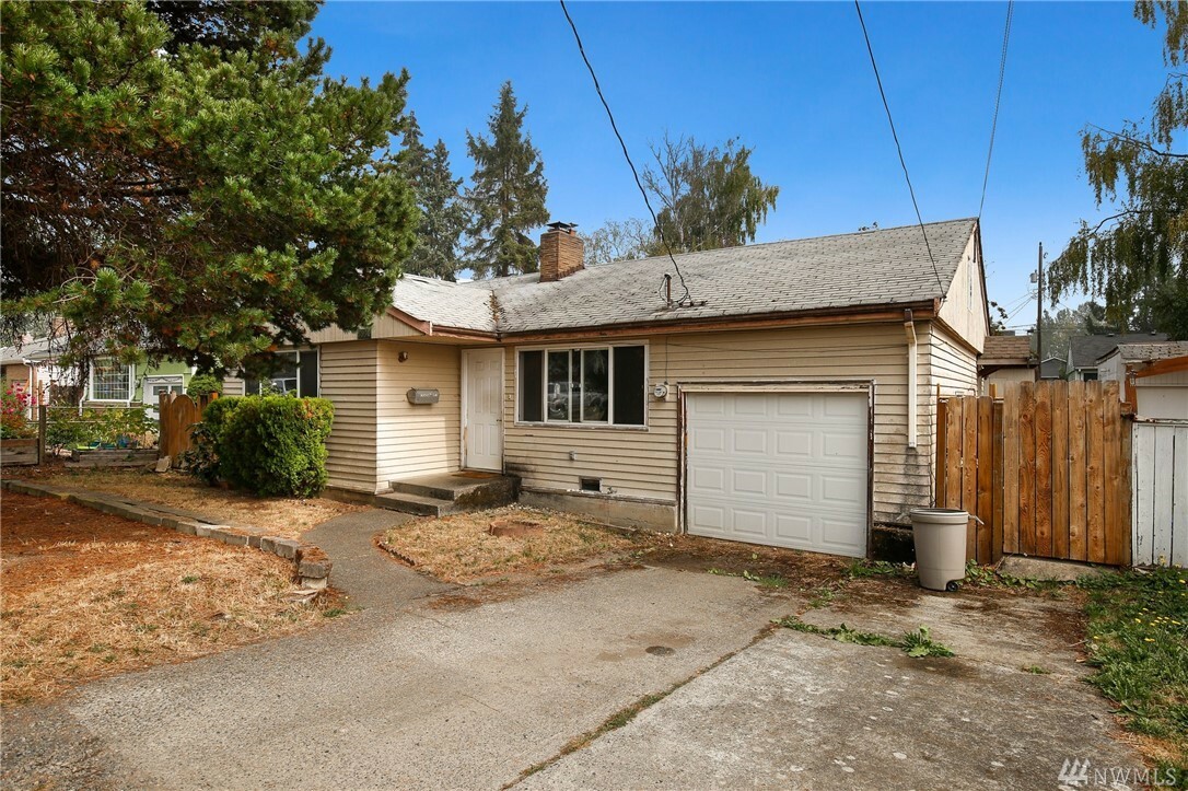 Property Photo:  7934 48th Ave S  WA 98118 