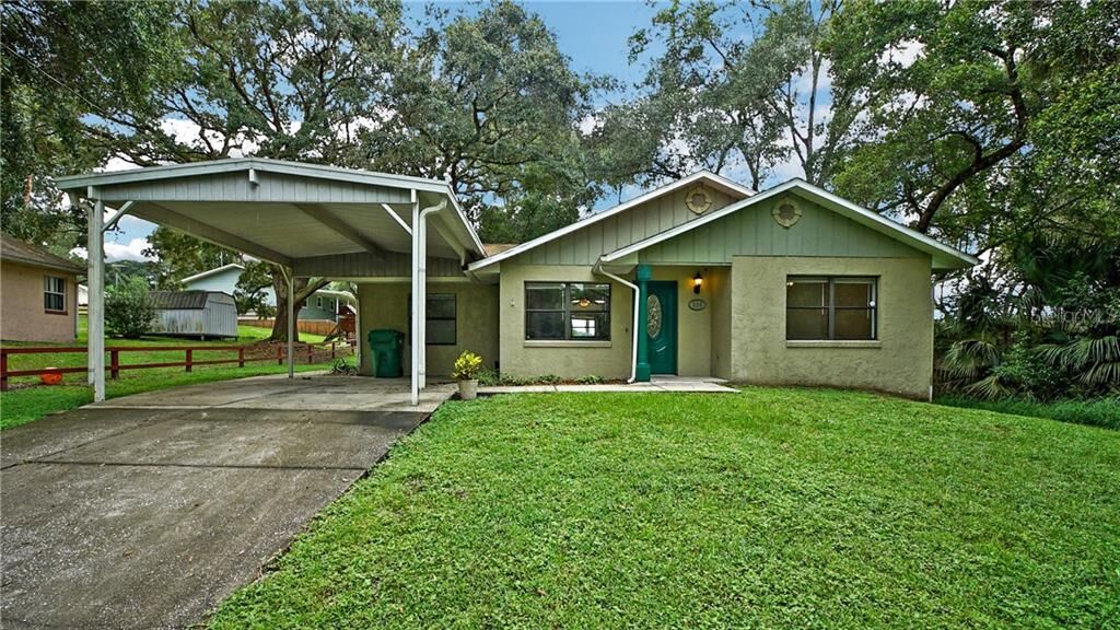 Property Photo: 330 Orange Street FL 32159