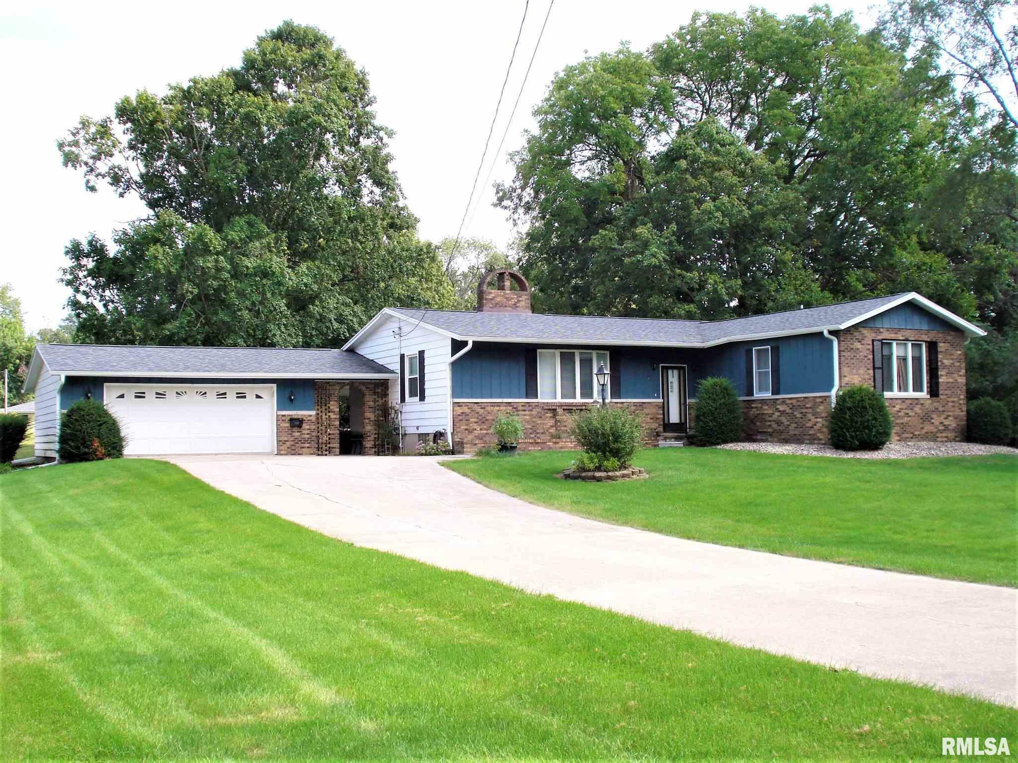 Property Photo:  109 Henderson  IL 61448 