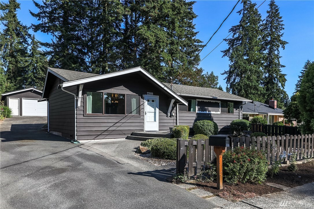 Property Photo: 22809 59th Ave W WA 98043