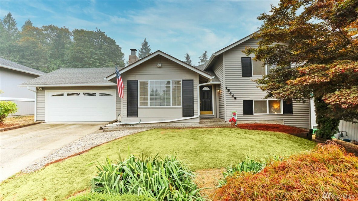 Property Photo:  13449 SE Fairwood Blvd  WA 98058 