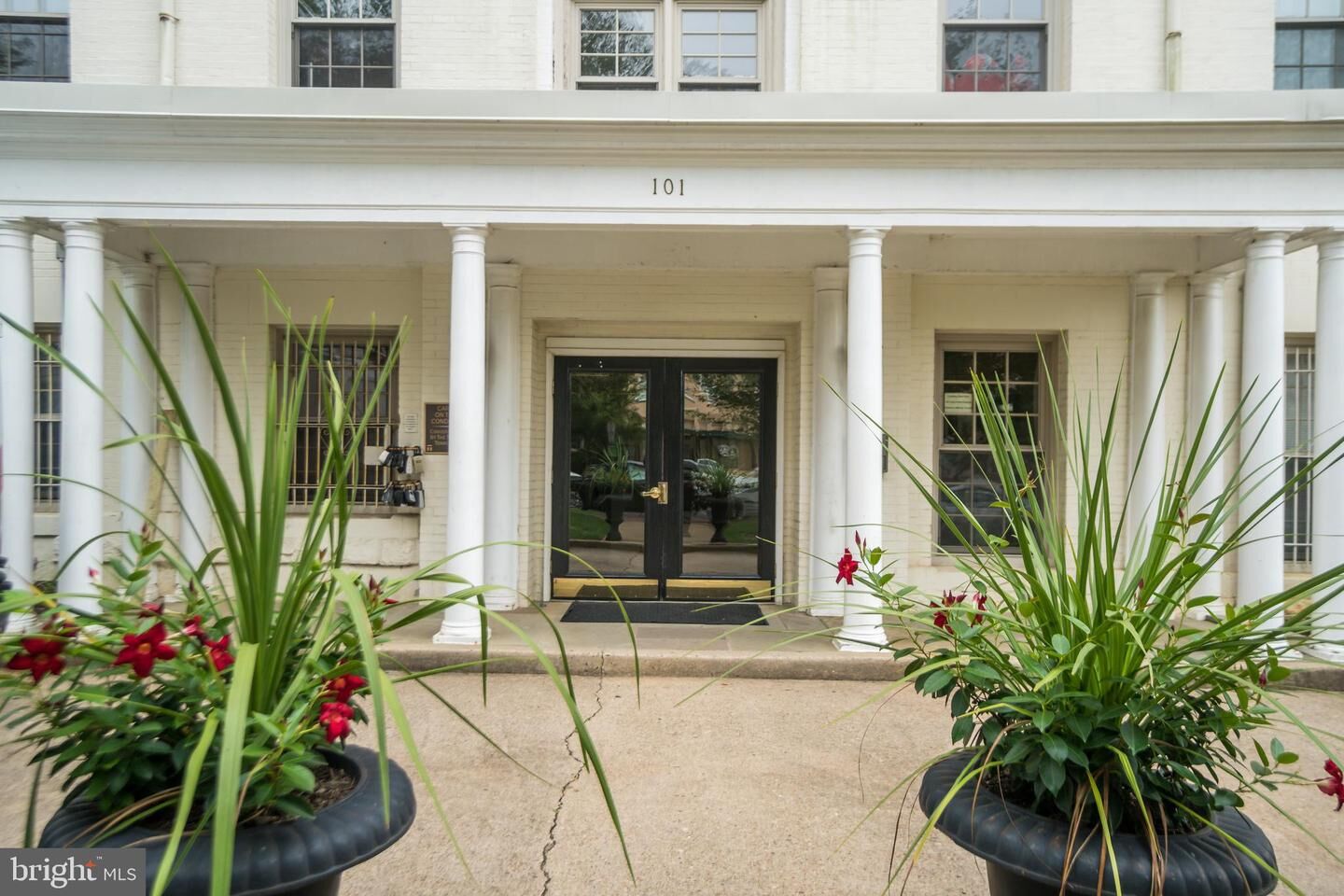 Property Photo: 101 North Carolina Avenue SE 106 DC 20003