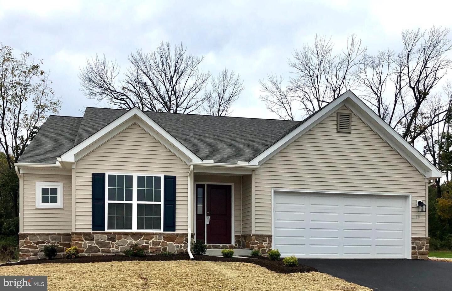 Property Photo:  18 Heatherwood Lane  PA 17517 