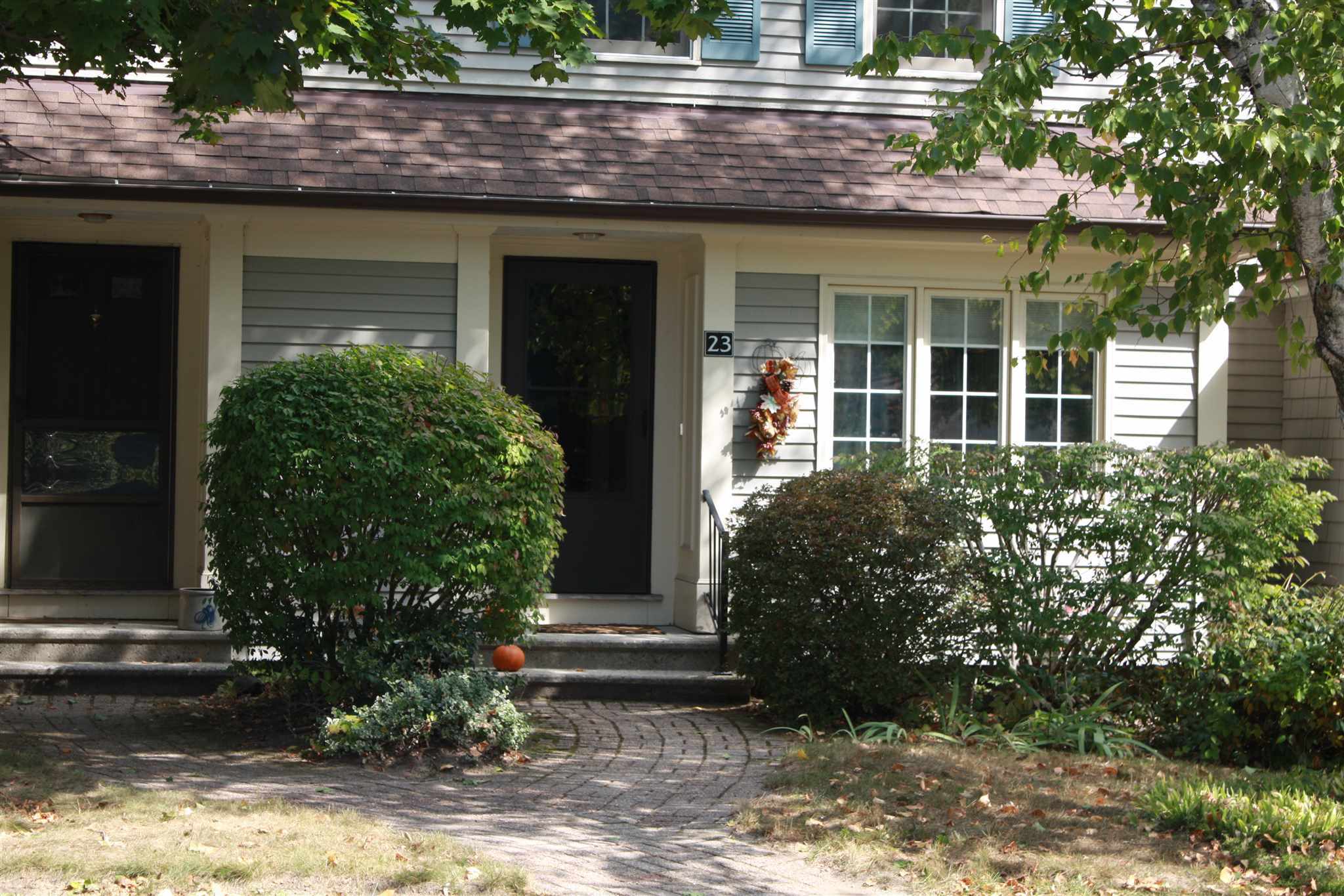 Property Photo:  23 Colonial Square  NH 03458 