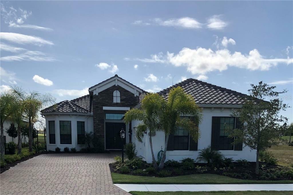 Property Photo: 15212 Castle Park Terrace FL 34202