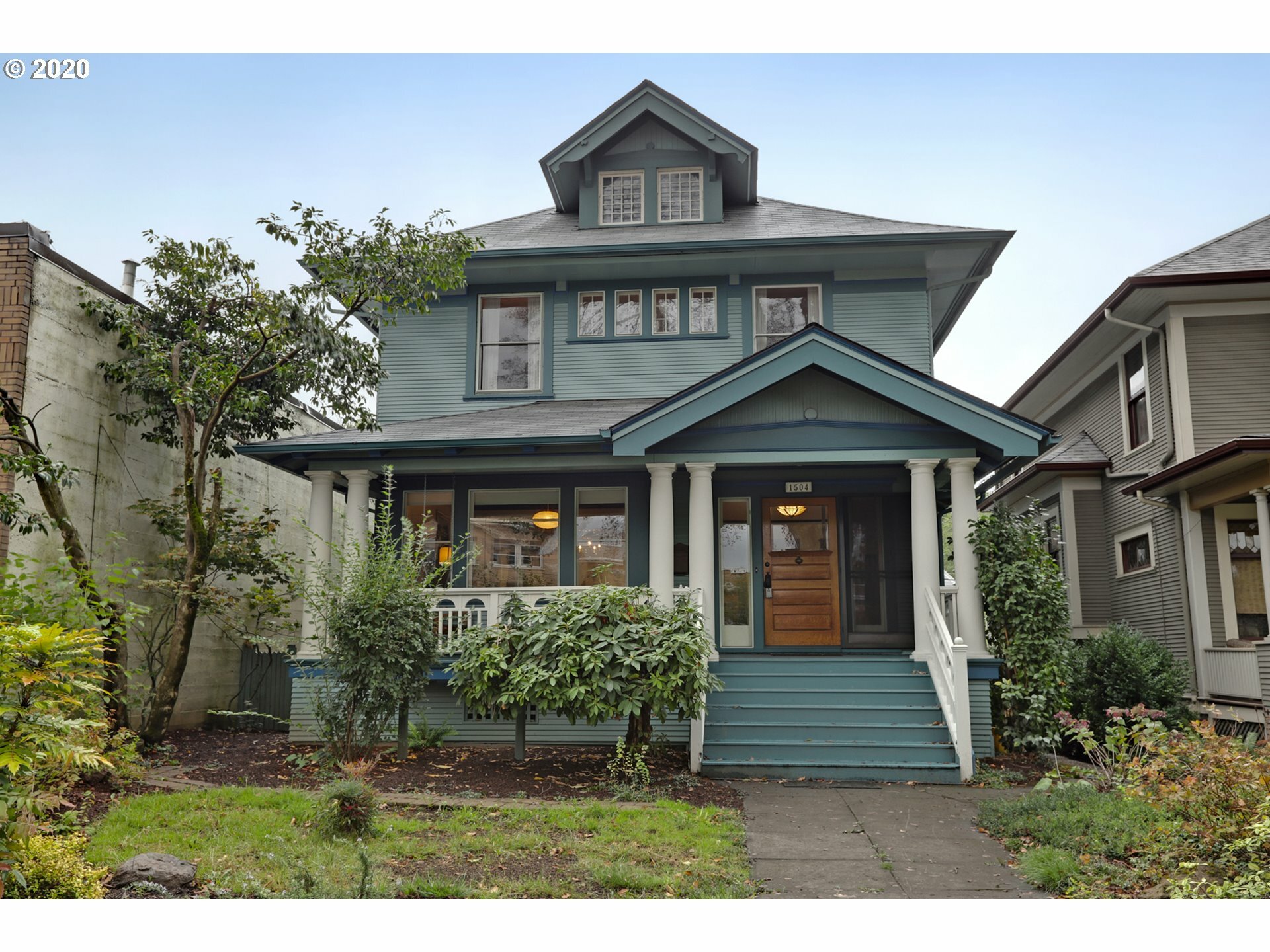 Property Photo: 1504 SE Poplar Ave OR 97214